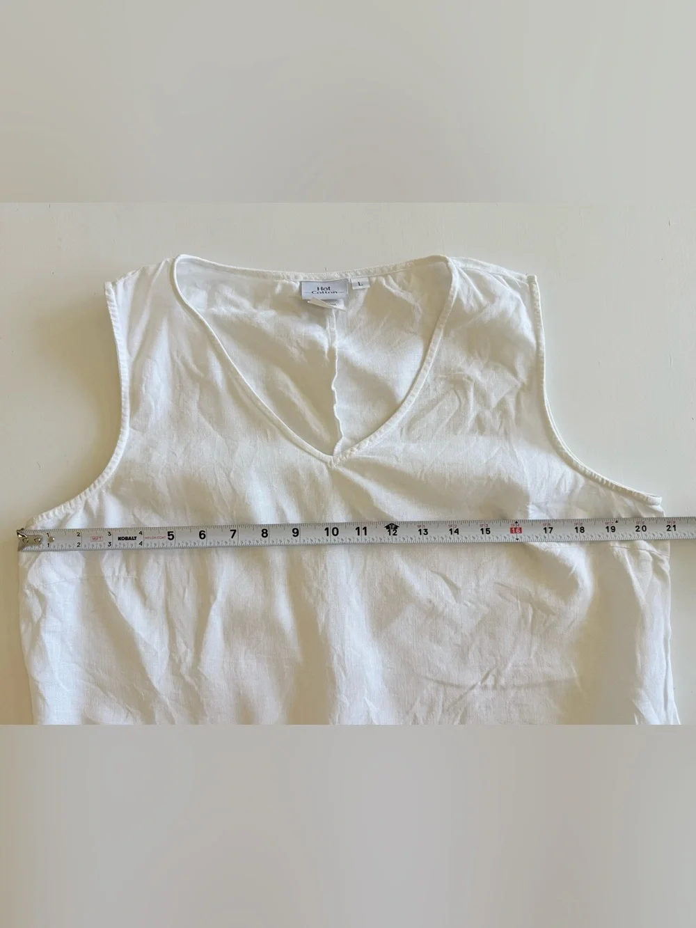 HOT COTTON Vneck Lightweight White 100% linen Sleeveless Relaxed Tank Top